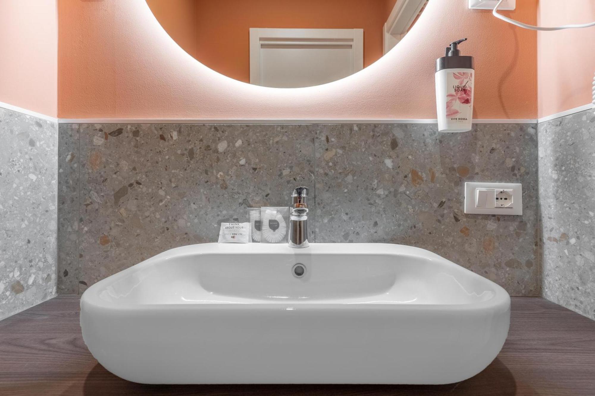 Torriani Suites Foresteria Lombarda Mediolan Zewnętrze zdjęcie